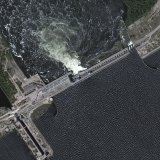 Les images satellites permettent d'observer des régions du monde reculé avec une très haute précision, comme ici le barrage de Kakhovka, en Ukraine (archives).